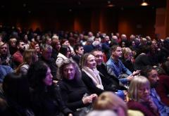 FOTO | Nešto drugačiji koncert: Rade Šerbedžija u Mostaru pred punom Kosačom